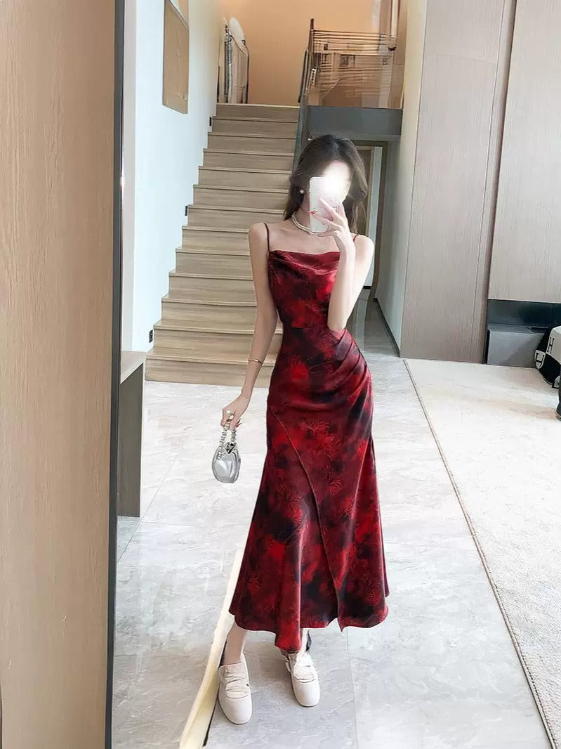 Elegant and Elegant Sister, Fragrant and Sensational Red Sling Dress, Sleeveless, Square neck